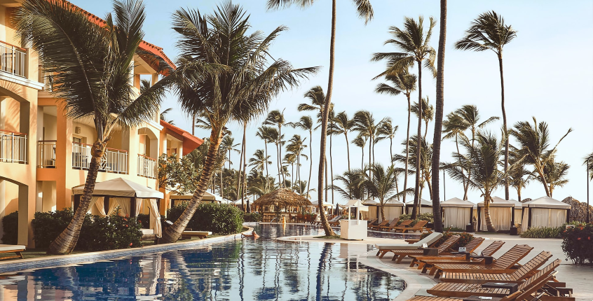 10 Surprisingly Affordable Luxury Vacations for Americans